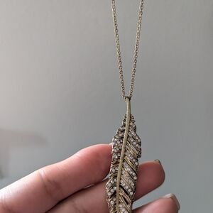 Elegant Gold Feather Pendant Necklace